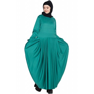 Pleated travel maxi dress -Green color